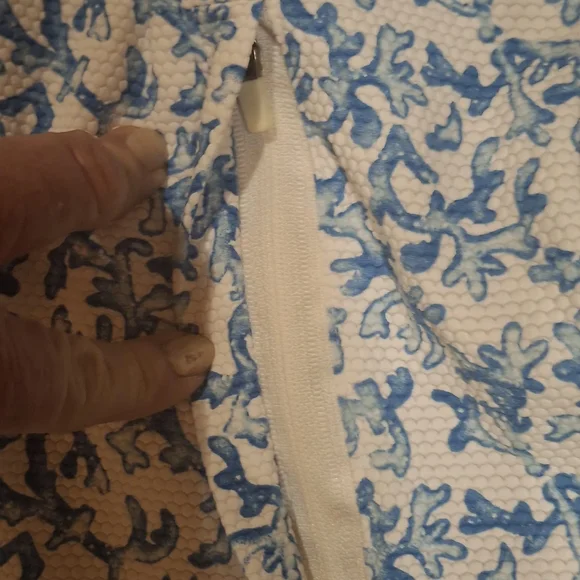 Tommy Bahama White Jacket with Blue Floral Print - Picture 4 of 7